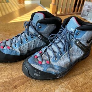 Salewa women’s Firetail EVO goretex womens 8.5
